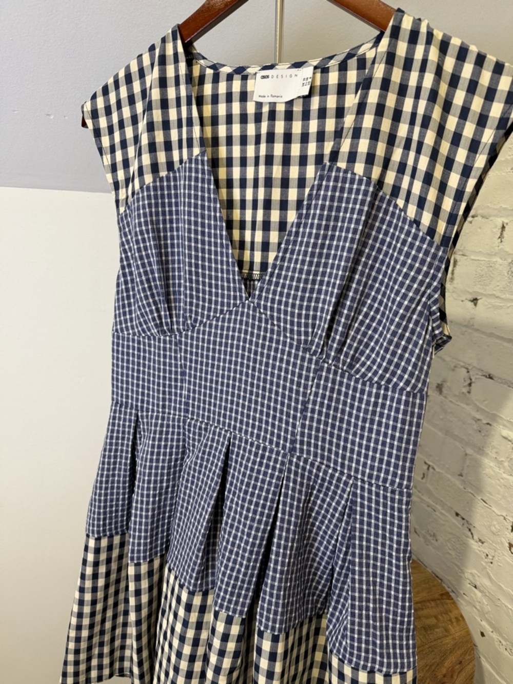 NWT ASOS Design Mixed Gingham Tiered Mini Dress Blue White V Neck Size 6 - Picture 3 of 9